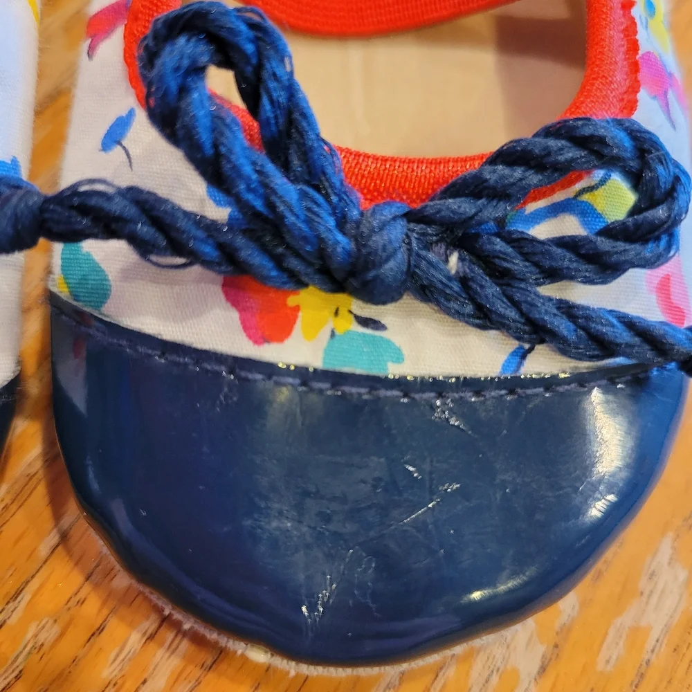 Infant girls' shoes size 4